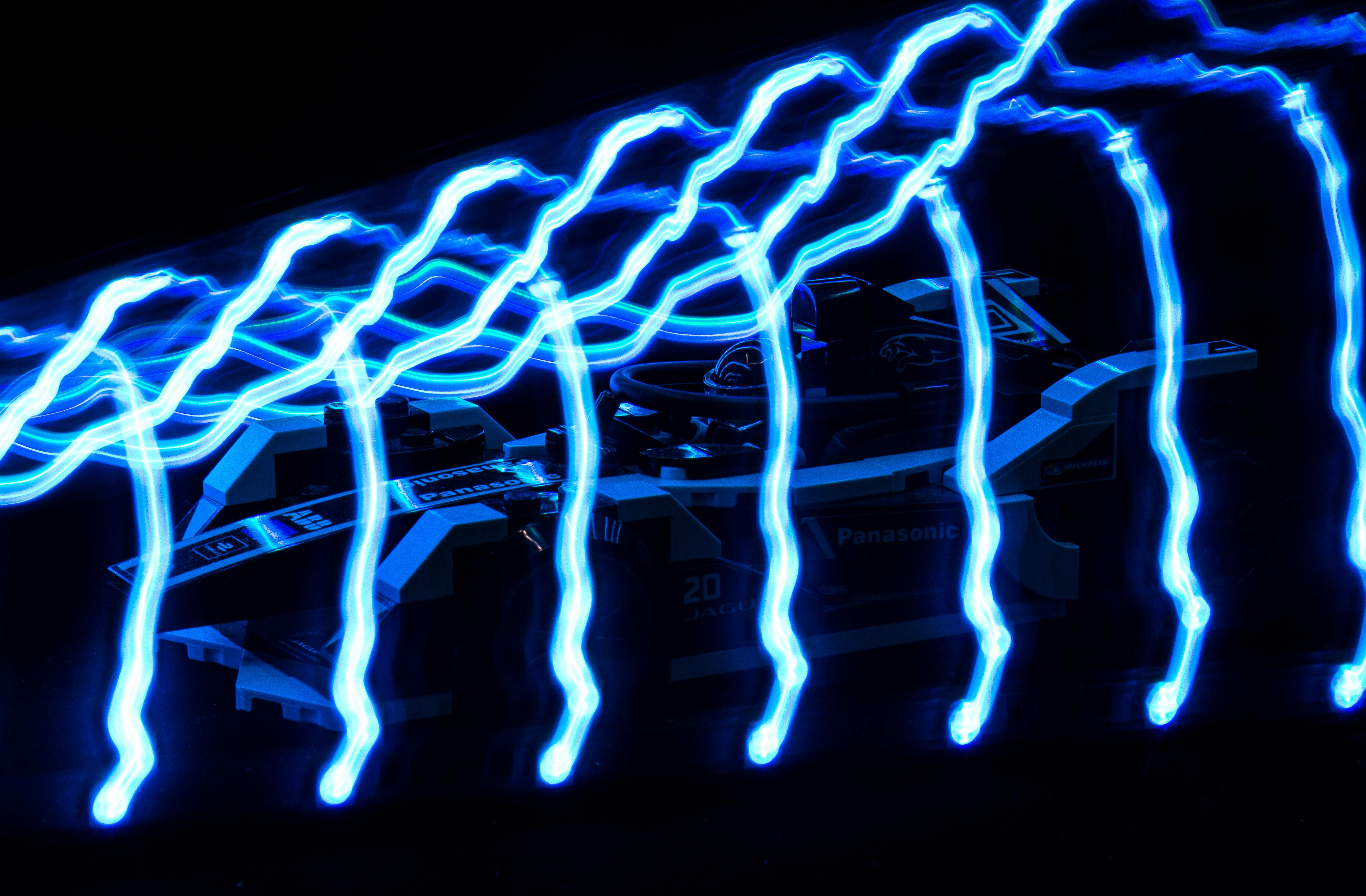 immagine astratta di un flusso circolare blu