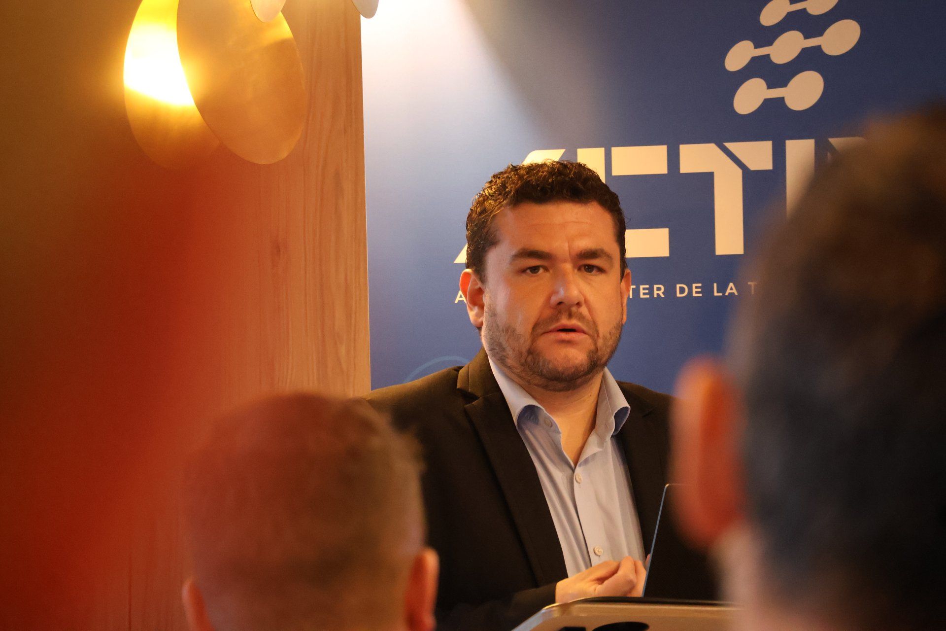 Yobany Barbosa, de Var Group Andorra, durant la seva xerrada sobre cibercrisis a ACTINN&Talks