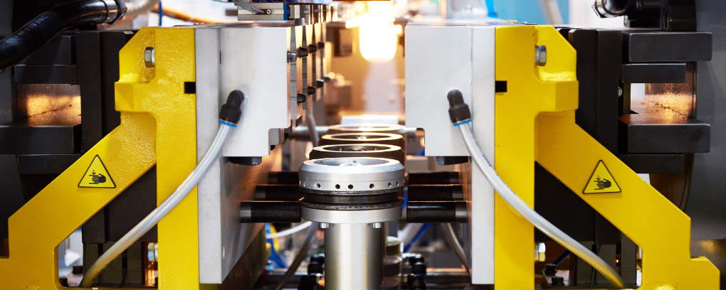 coni gelato con preparato in polvere