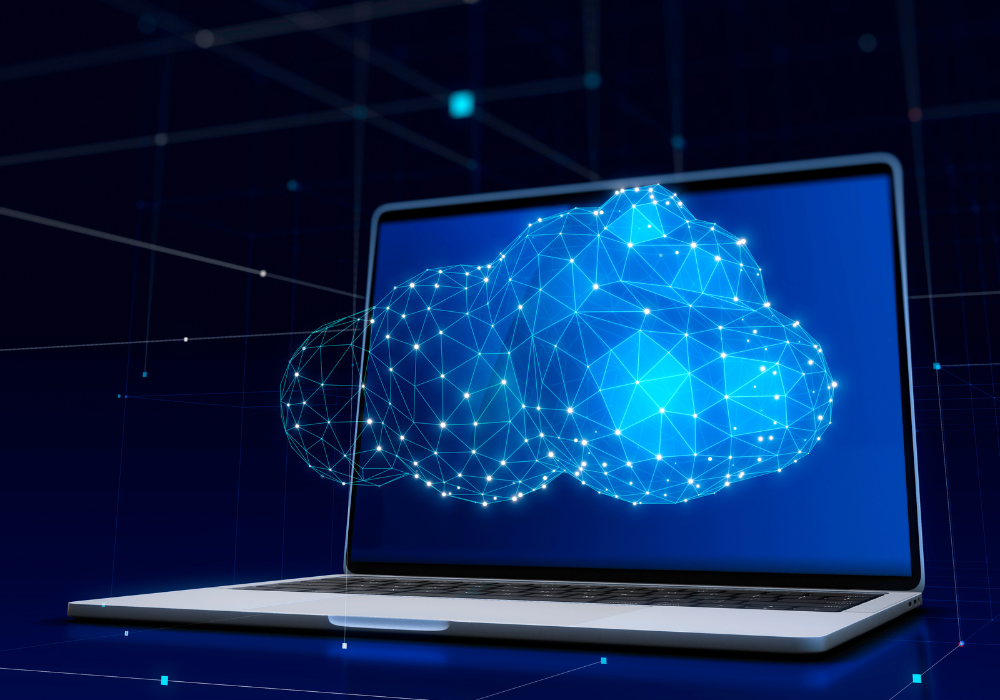 Immagine di un computer portatile con una rappresentazione digitale del cloud computing sullo schermo