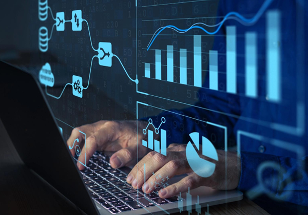 Analisi dati su laptop con grafici e diagrammi sovrapposti in digitale