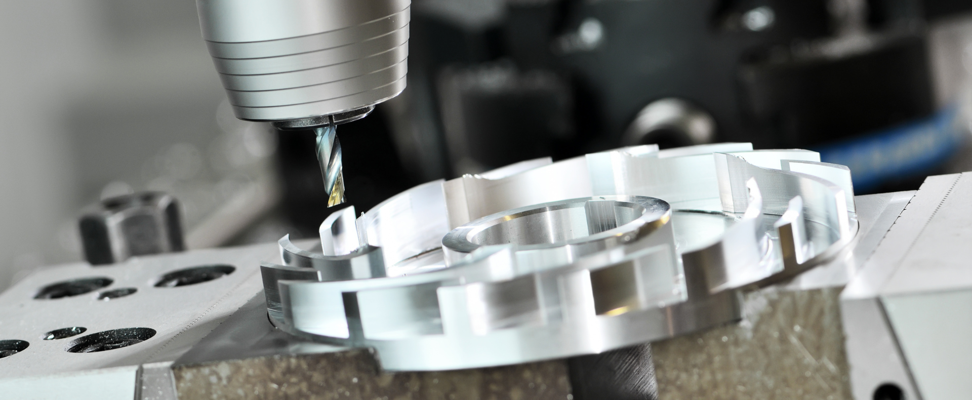  Lavorazione di un componente metallico