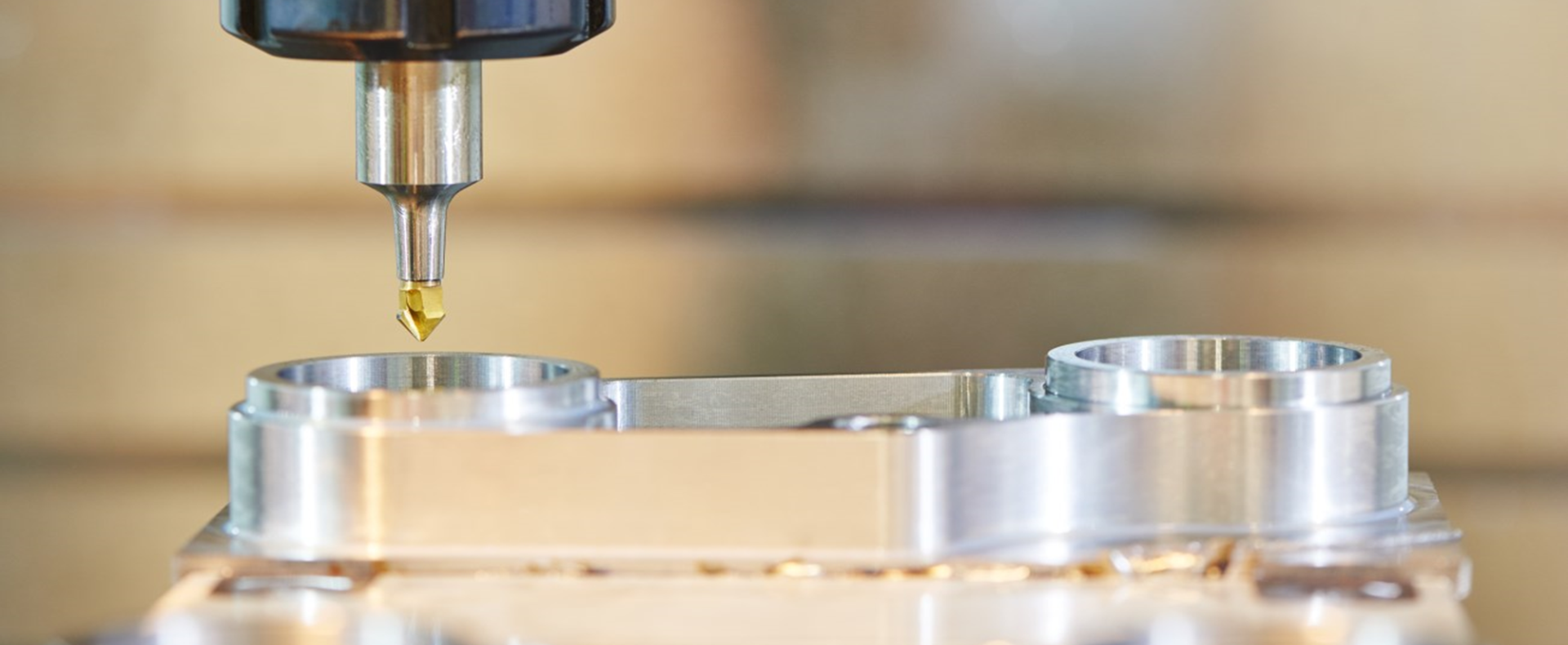 Fresatura di precisione su componente metallico