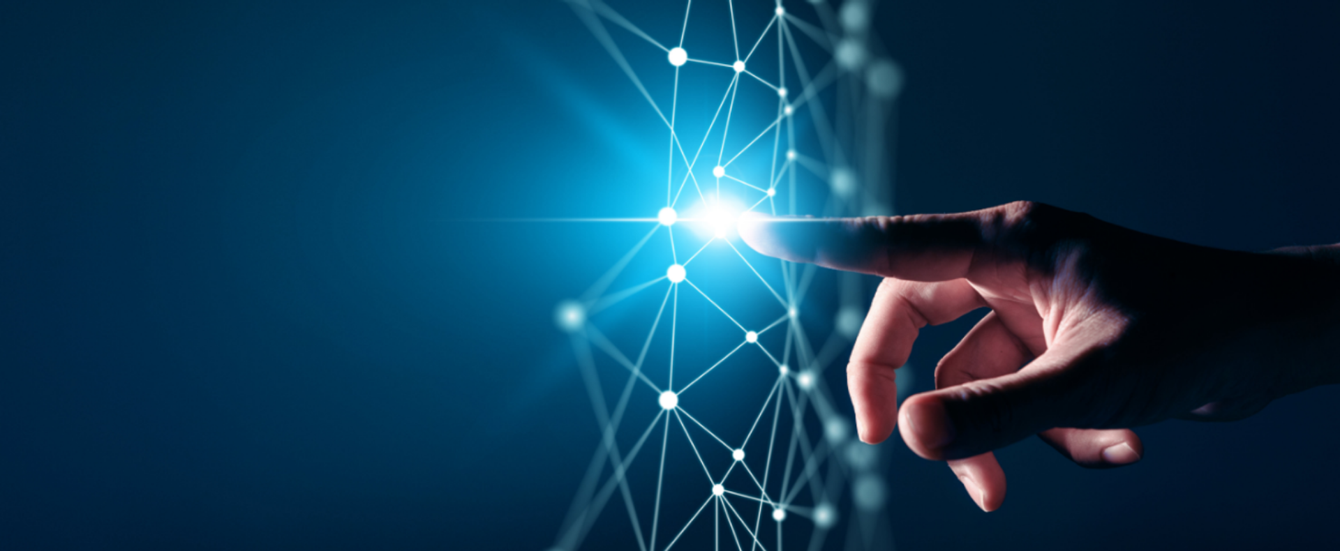  Rete digitale con un dito che tocca un nodo luminoso